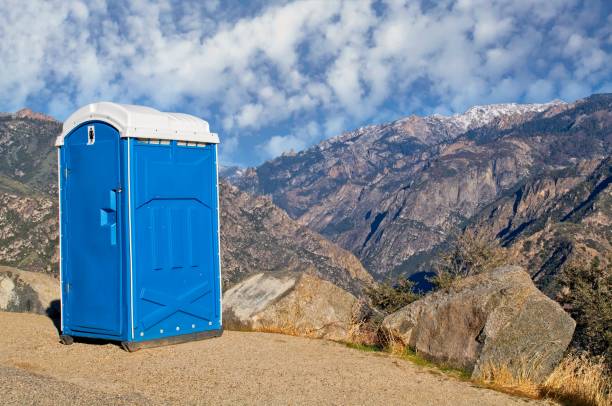 Best Portable bathroom rental  in Robins, IA