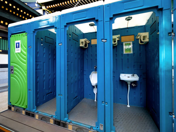 Best Portable restroom trailer rental  in Robins, IA